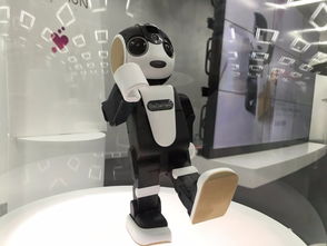 價(jià)格相當(dāng)于2臺(tái)iPhone 夏普機(jī)器人形手機(jī)開啟智能機(jī)器人銷售新篇章